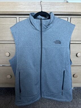 The North Face Heather Gray Sleeveless Fleece Vest